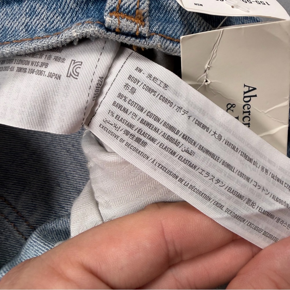 Abercrombie The Straight Mid Rise Jeans Size 25 NWT - Picture 5 of 5